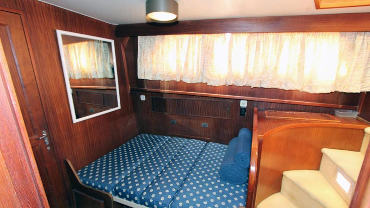 Hotel Yacht Our Alissa Sant Adrià de Besòs Eksteriør billede