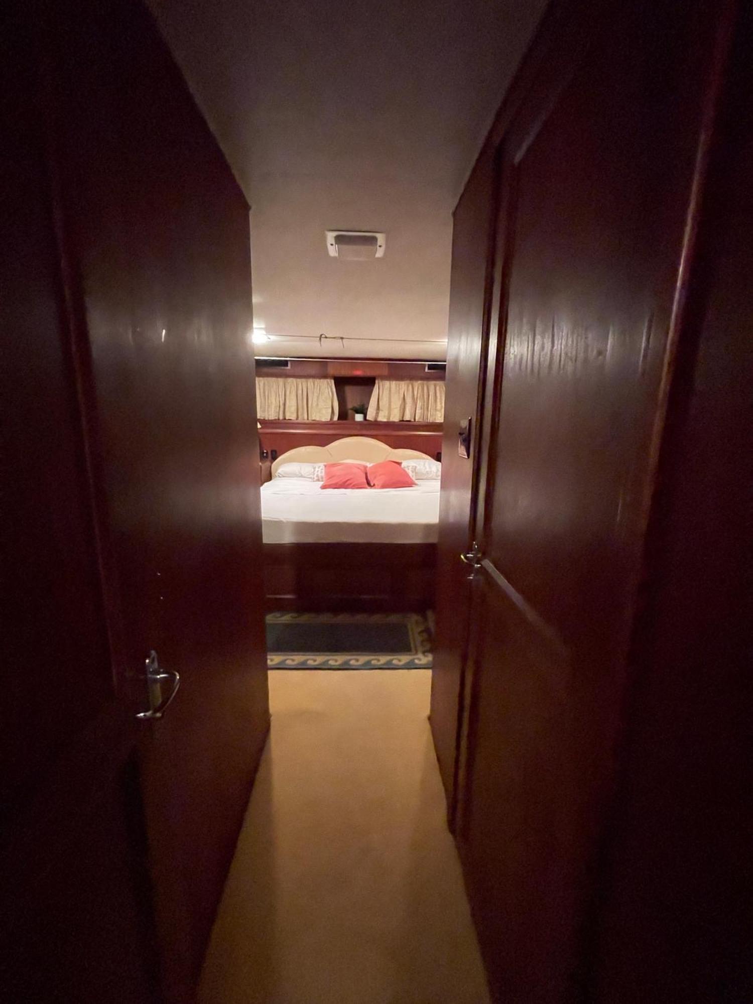 Hotel Yacht Our Alissa Sant Adrià de Besòs Eksteriør billede